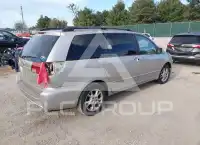 2005 Toyota SIENNA photo