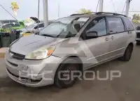 2005 Toyota SIENNA photo