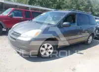 2005 Toyota SIENNA photo