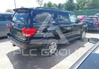 2005 Toyota SEQUOIA photo