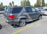 2005 Toyota SEQUOIA фото