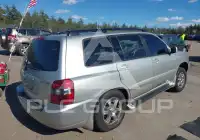 2005 Toyota Highlander photo