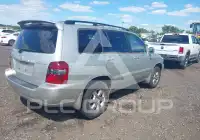2005 Toyota Highlander photo