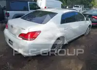2005 Toyota AVALON фото