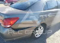 2005 Toyota AVALON фото