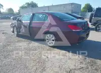 2005 Toyota AVALON фото