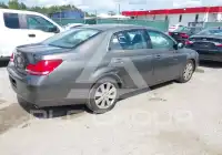 2005 Toyota AVALON фото
