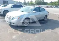 2005 Toyota AVALON фото