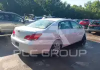 2005 Toyota AVALON фото