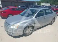 2005 Toyota AVALON фото
