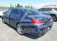 2005 Toyota AVALON photo