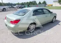 2005 Toyota AVALON фото