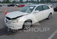 2005 Toyota AVALON photo
