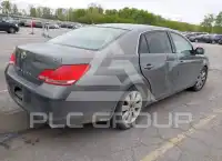 2005 Toyota AVALON photo
