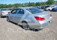 2005 Toyota AVALON фото