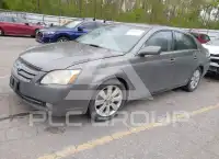 2005 Toyota AVALON photo