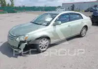 2005 Toyota AVALON фото