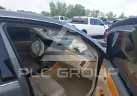 2005 Toyota AVALON photo