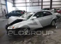 2005 Toyota AVALON фото