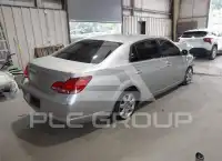 2005 Toyota AVALON фото