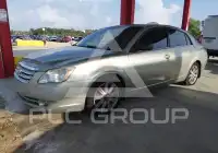 2005 Toyota AVALON photo