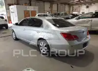 2005 Toyota AVALON фото