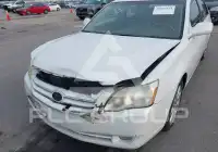 2005 Toyota AVALON photo