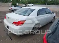 2005 Toyota AVALON фото