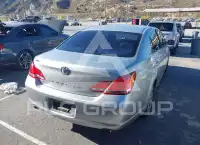 2005 Toyota AVALON фото