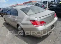 2005 Toyota AVALON фото