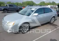 2005 Toyota AVALON фото