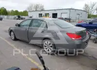 2005 Toyota AVALON photo