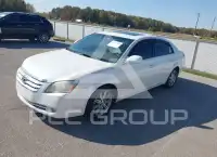 2005 Toyota AVALON фото