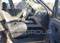 2005 Ford ESCAPE photo