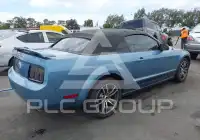 2005 Ford MUSTANG фото