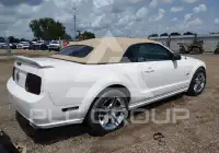 2005 Ford MUSTANG фото