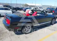 2005 Ford MUSTANG фото