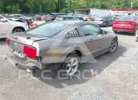 2005 Ford MUSTANG фото