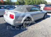 2005 Ford MUSTANG фото