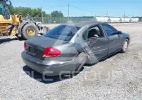 2005 Ford TAURUS фото