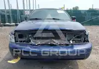 2005 Ford CROWN photo