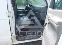 2005 Ford E-250 фото