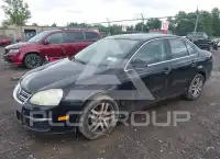 2005 Volkswagen Jetta photo