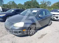 2005 Volkswagen Jetta photo