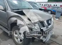 2006 Nissan FRONTIER фото
