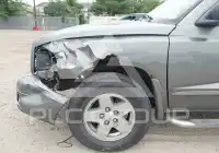 2006 Dodge DAKOTA фото