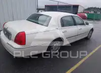 2006 Lincoln Town photo