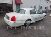 2006 Lincoln Town photo