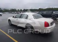 2006 Lincoln Town photo