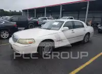 2006 Lincoln Town photo